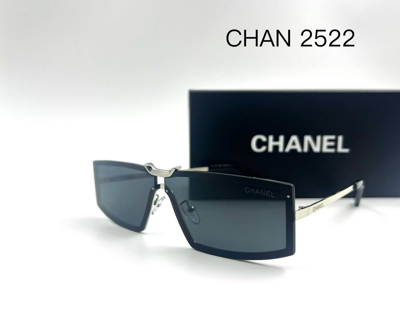 Chanel New💥*
Sunglasses 🕶️ 
good quality 💯
With master box 🗃️ 
50 dhs💛

Zain273
♥️♥️♥️