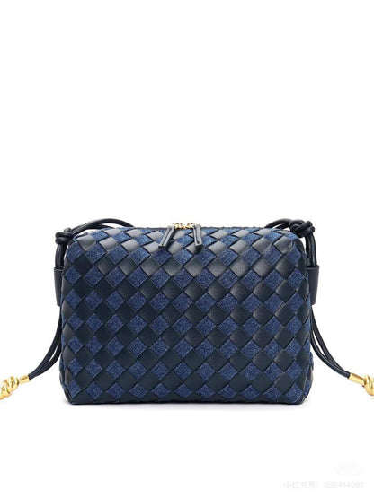 BOTTEGA   
GOOD QUALITY 
SIZE:20×10×17cm   
90 dhs🪙

withbox  
🎁🎁🎁

Zain04
♥️♥️♥️