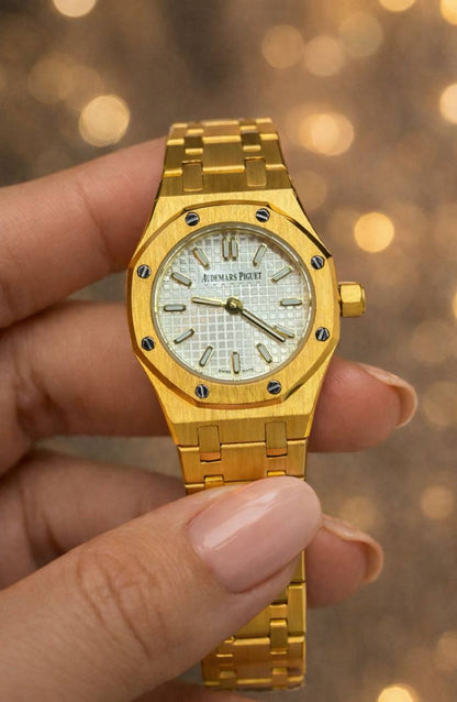 Ap watch for ladies 
good quality 
290 dhs
 (size 23mm )

Zain59
♥️♥️♥️