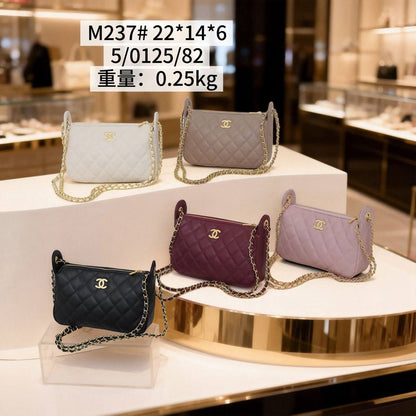 CHANEL ᴄʟᴜᴛᴄʜ ᴄʜᴀɪɴ
sʜᴏᴜʟᴅᴇʀ ᴄʀᴏss ʙᴏᴅʏ ʙᴀɢ
ǫᴜɪʟᴛᴇᴅ ᴄᴀᴠɪᴀʀ ʟᴇᴀᴛʜᴇʀ
ɢᴏʟᴅ ʜᴀʀᴅᴡᴀʀᴇ
sɪᴢᴇ : 22 cm

70 dhs✅

Zain31
♥️♥️♥️