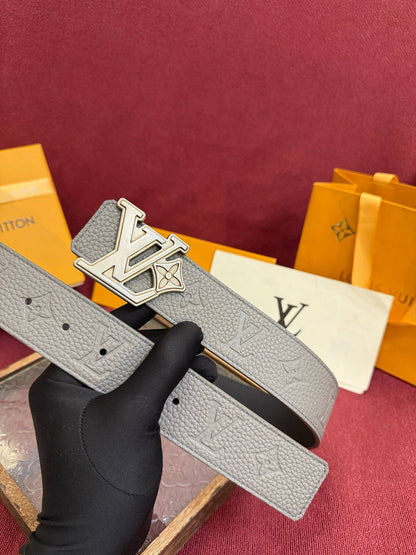 LV

for men

320 dhs🇦🇪🇦🇪

Zain164
♥️♥️♥️
