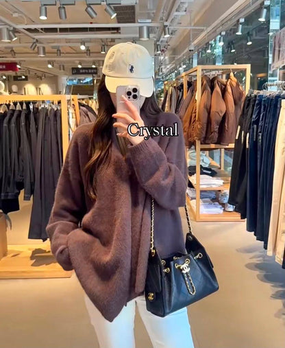 CHANEL 
NEW CAME GOOD QUALITY MINI SIZE WITH BOX 
120 DHS🇦🇪🇦🇪
Size: 20 cm

Zain17
♥️♥️♥️