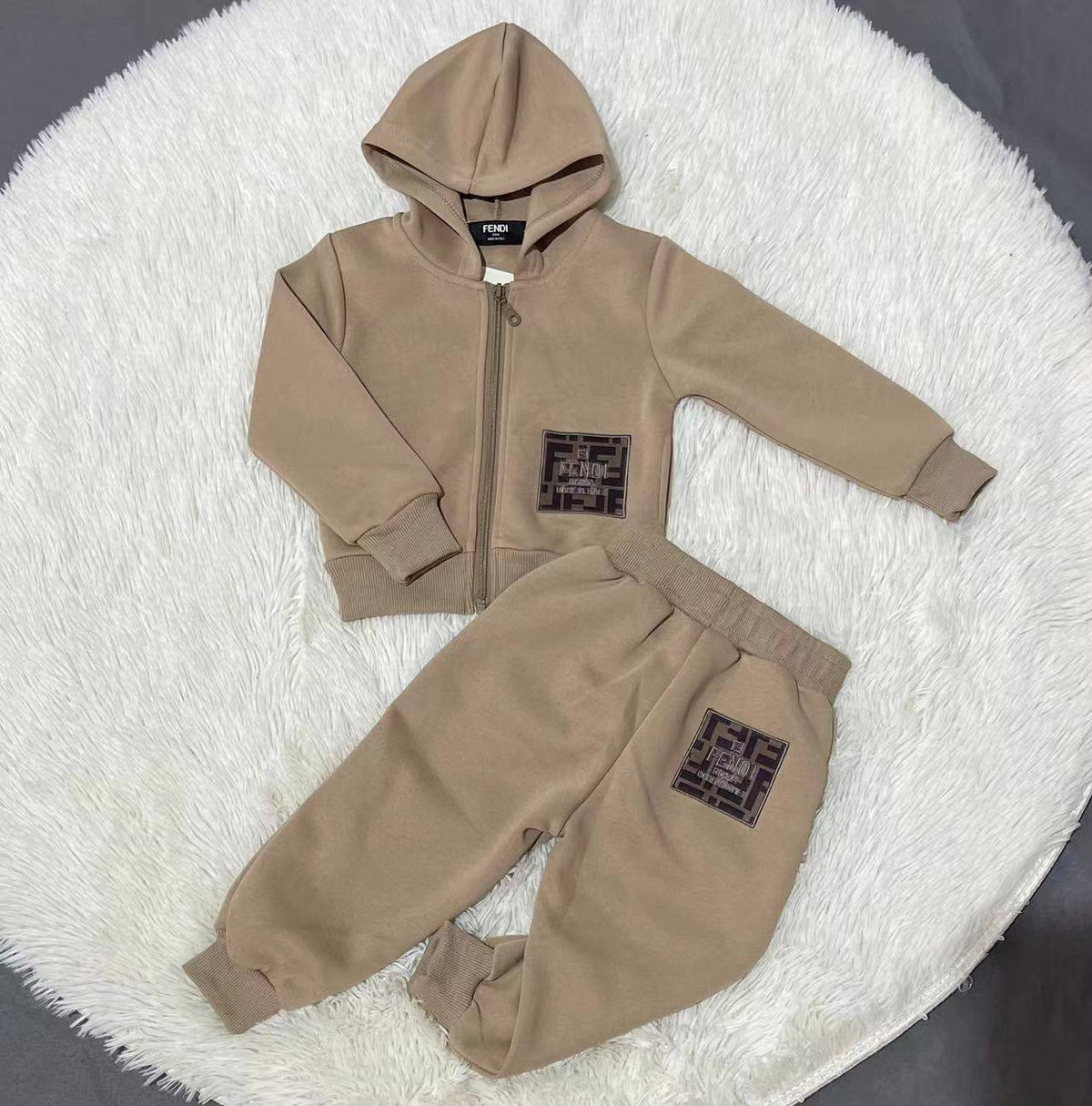 Dior
Prada
Fendi

1-9y 

130 dhs 

Zain151
♥️♥️♥️