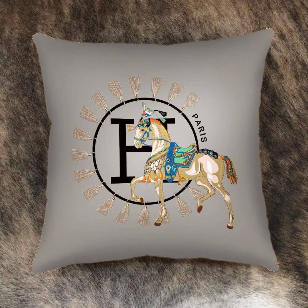 Master 
Pillowcases 
Size 45*45 
50 dhs❣️

Zain99
♥️♥️♥️