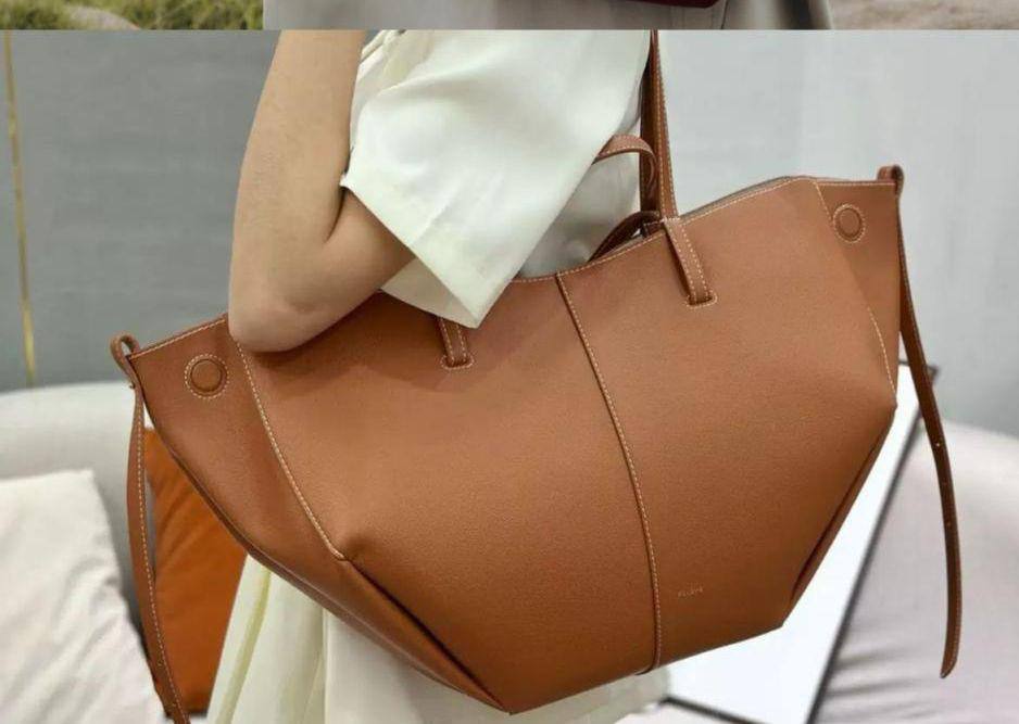 ❤️ Polene Toute

1️⃣ First quality 

Size : 50 ~ 45 * 30 cm
85 dhs🇦🇪🇦🇪

Zain115
♥️♥️♥️