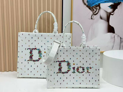 Dior

310 dhs🇦🇪🇦🇪🇦🇪

Zain153
♥️♥️♥️