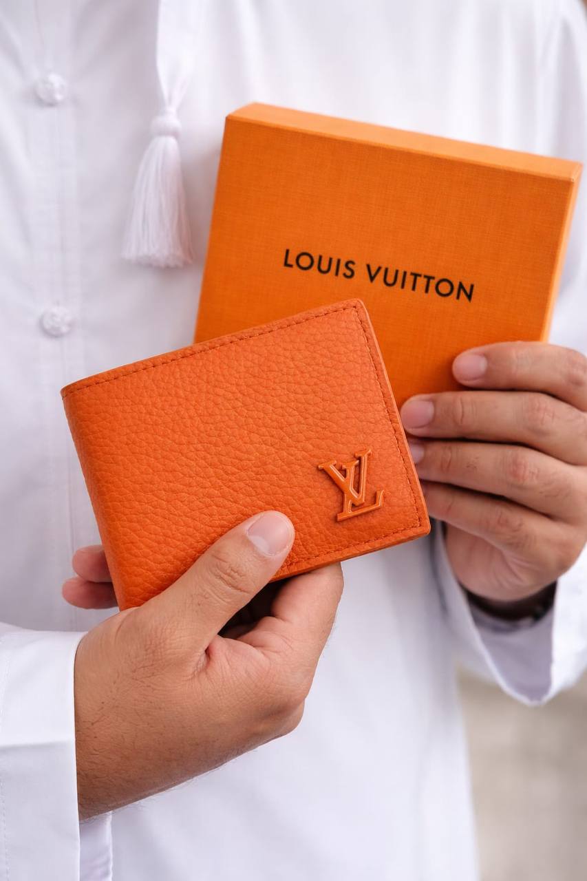 LV 
master quality wallet 
soft leather
120 dhs🌺

Zain59
♥️♥️♥️