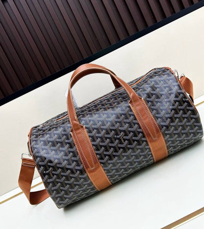 GOYARD TRAVELING BAG
 GOOD QUALITY 
120 dhs🪙🖤
40CM

Zain39
♥️♥️♥️