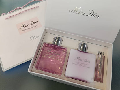 DIOR SET
90 dhs✅

Zain01
♥️♥️♥️