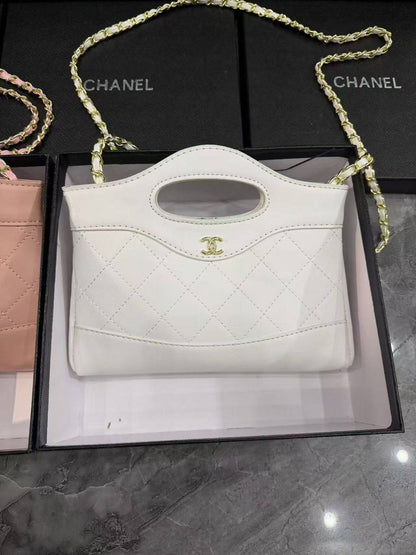 Chanel
Size   22cm
95 dhs🇦🇪🇦🇪
      
Withbox

Zain04
♥️♥️♥️