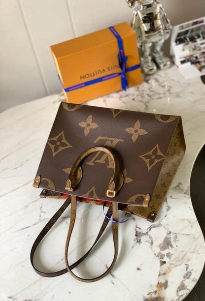 LV
105 dhs🪙
size：41cm
95 dhs🪙
size：35cm
Good quality

Zain35
♥️♥️♥️