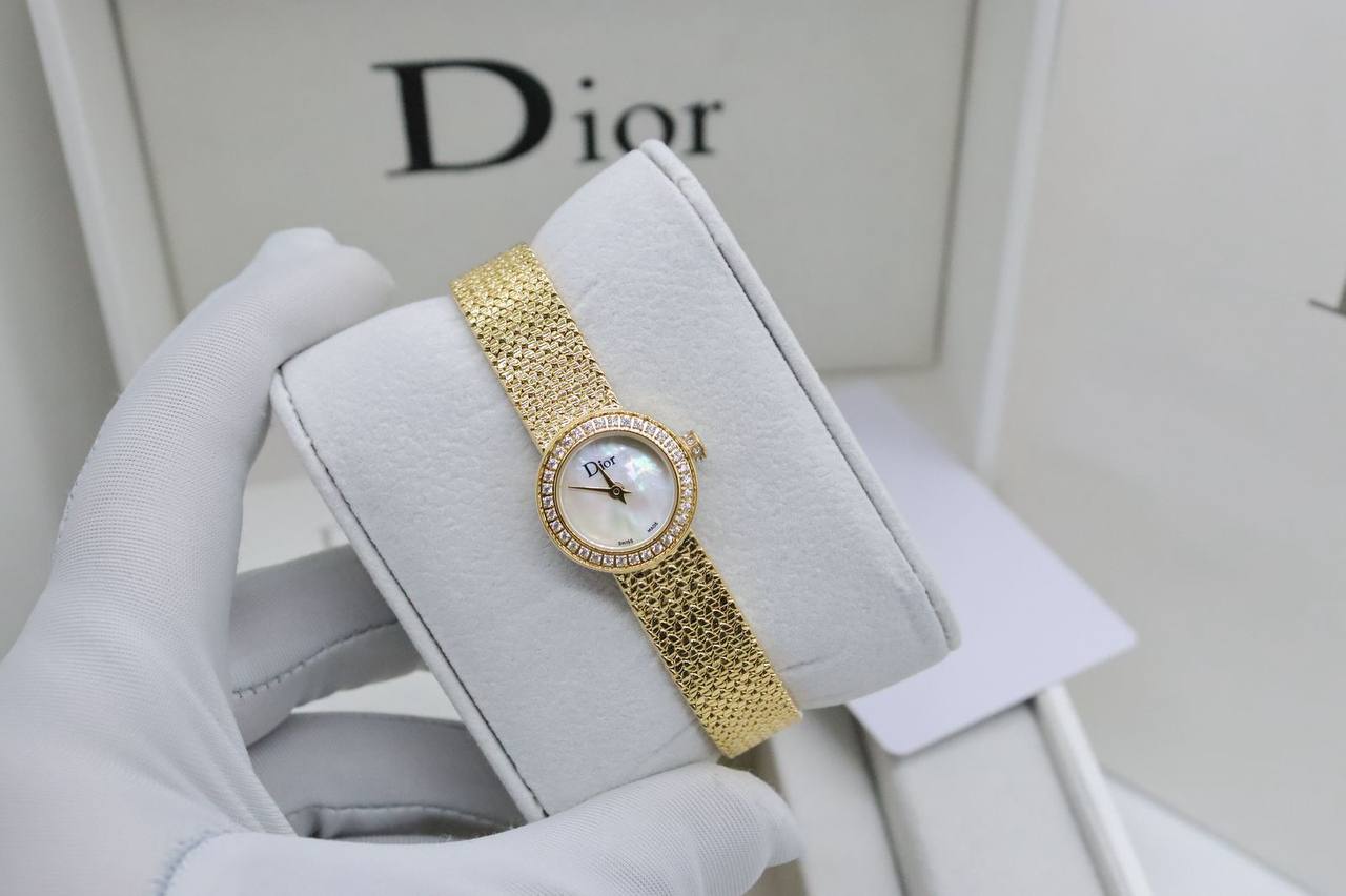 Dior Ladies Watch
245 dhs🪙

Zain33
♥️♥️♥️