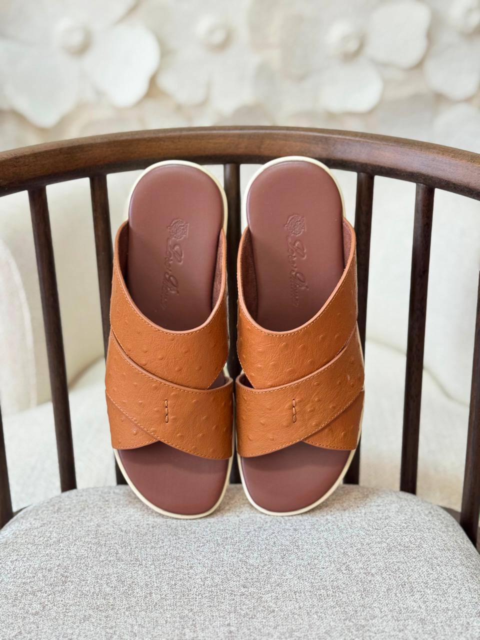 LORO PIANA 
*Vip quality*
*size: 40 to 46*
450 dhs🇦🇪🇦🇪

Zain185
♥️♥️♥️