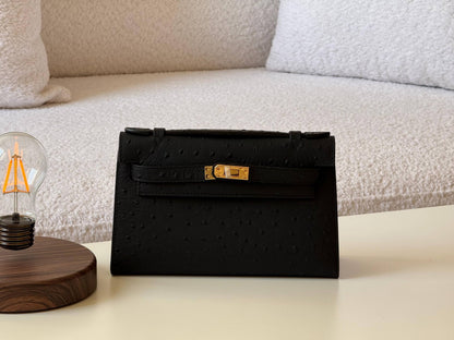 Hermes
pochette 21cm💕master quality😍with box❤️
340 dhs❣️

Zain52
♥️♥️♥️
