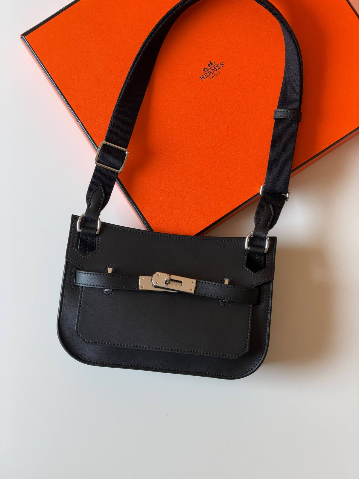 Hermes jypsiere 

22cm💕

master quality😍

with box❤️
380 dhs🇦🇪🇦🇪

Zain52
♥️♥️♥️