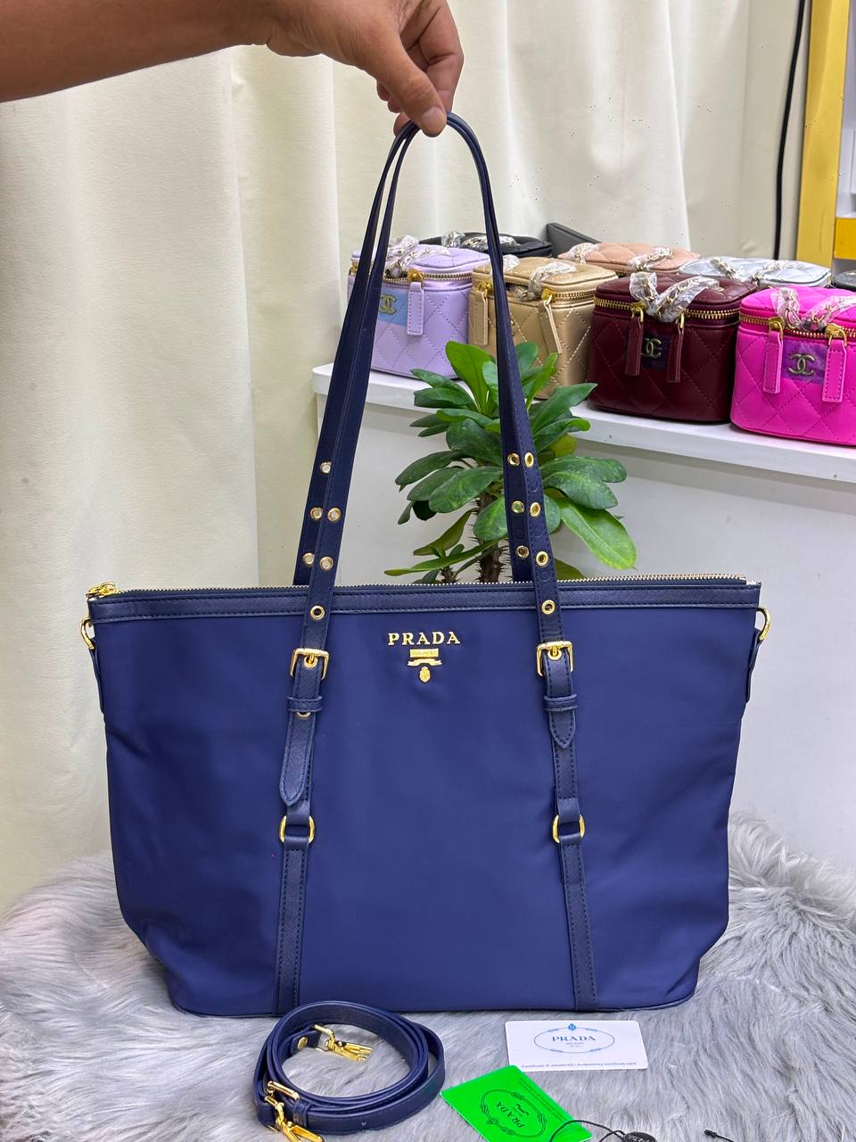 PRADA
SIZE  ………36CM
110 dhs🇦🇪🇦🇪

Zain244
♥️♥️♥️