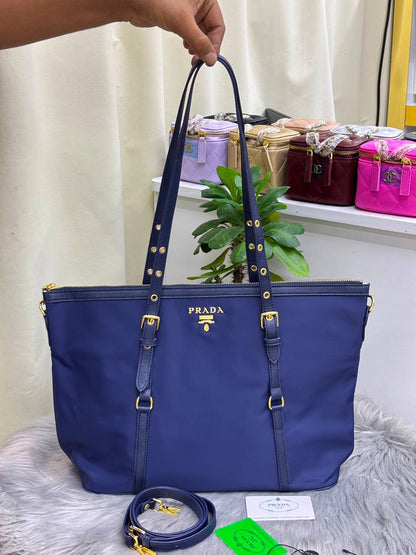 PRADA
SIZE  ………36CM
110 dhs🇦🇪🇦🇪

Zain244
♥️♥️♥️