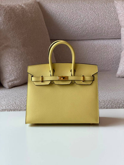 Hermes birkin 25cm💕super master quality😍with box❤️
600 dhs🇦🇪🇦🇪

Zain52
♥️♥️♥️