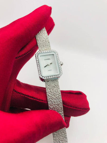 Ladies Watch
60 dhs🇦🇪🇦🇪

Zain45
♥️♥️♥️