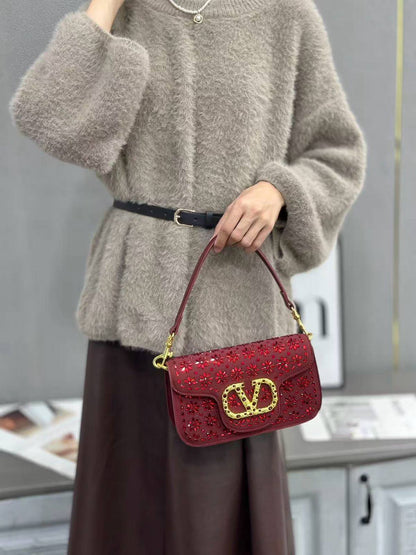 VALENTINO 

NEW CANE 
GOOD QUALITY 

SMALL SIZE 
WITH BOX  
105 dhs🇦🇪🇦🇪

Zain295
♥️♥️♥️