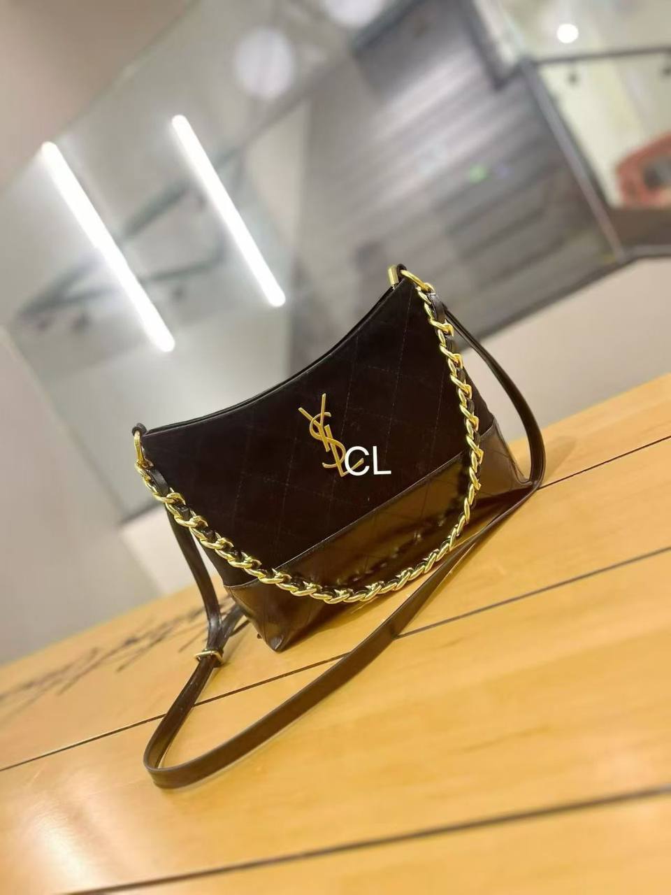 YSL
105 dhs❤️

Zain143
♥️♥️♥️