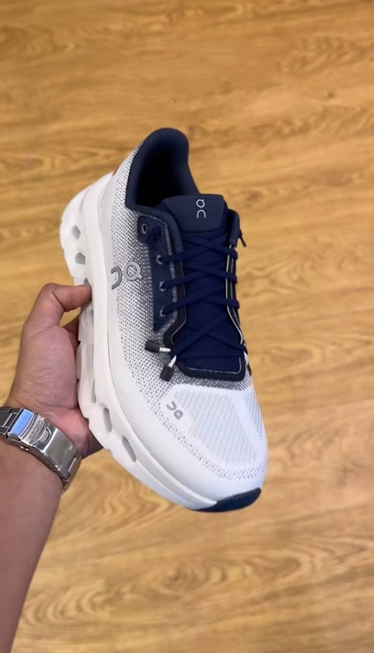 On cloudtilt “midnight Ice, 
Size 36 to 45 , 
230 dhs🪙🌨️

Zain196
♥️♥️♥️