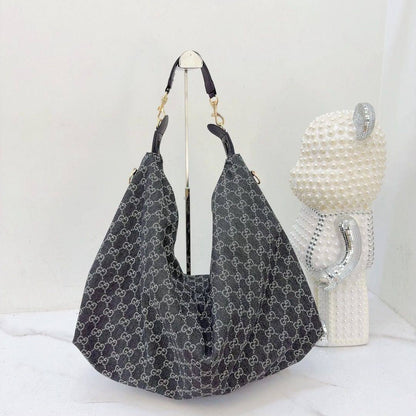 GUCCI
Can be used as a travel bag

Size  63cm  
115 dhs🇦🇪🇦🇪
High quality

Zain04
♥️♥️♥️