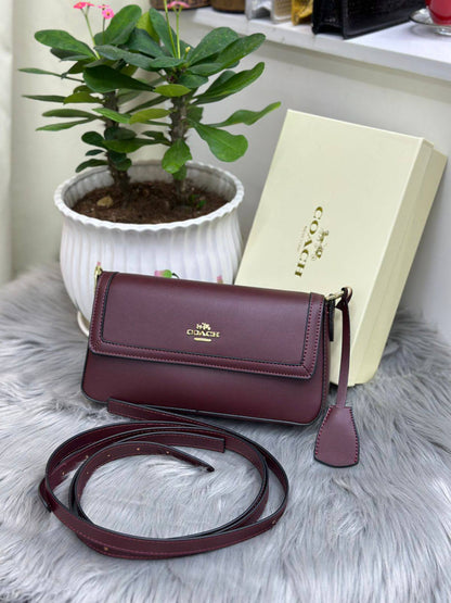 COACH
SIZE  ………25CM 🥰
90 dhs❣️

with BOX🌷
🎁🎁🎁

Zain51
♥️♥️♥️