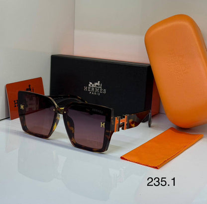 NEW CAMING SUNGLASSES 
GOOD QUALITY 
50 dhs🪙🌨️

Zain40
♥️♥️♥️