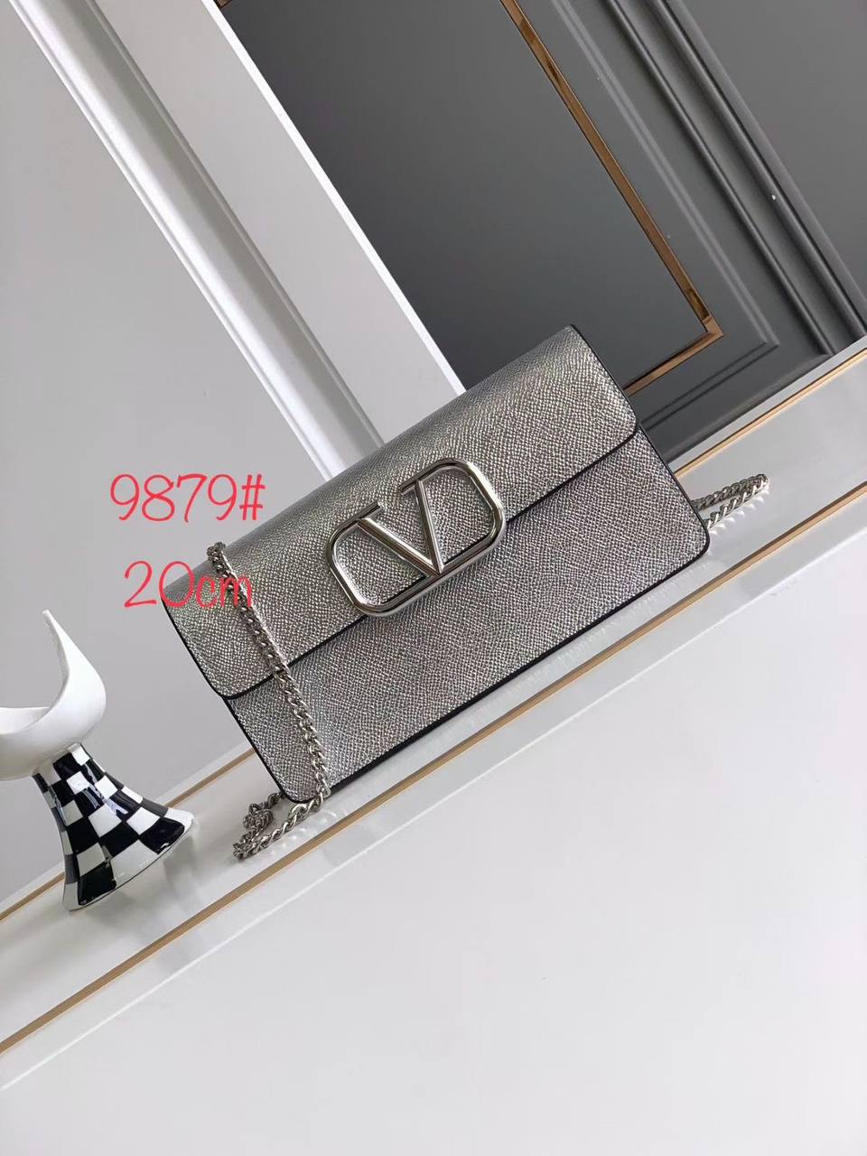 Valentino 
Master
   21Cm 

With Box🎁🎁🎁

270 dhs✅

Zain131
♥️♥️♥️