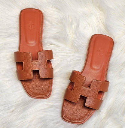 HERMES 
☘️ *SIZE  36  to 41 ☘️                                                                                                       
180 dhs✅

Zain224
♥️♥️♥️