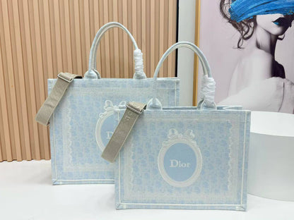 Dior bags

Big size: 330 dhs🇦🇪🇦🇪

Small size: 320 dhs🇦🇪🇦🇪

Zain153
♥️♥️♥️