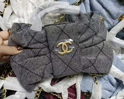 Chanel Mini Bow Bag
Master quality
22cm 

with double box🎁

230 dhs🪙💕

Zain95
♥️♥️♥️