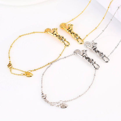 CARTIER Set
⭐✨💫
 *NECKLACE*
 *BRACELET*
     
90 dhs🌺
   
         _With_
  * BOX AND BAG* 🎁🛍️
*Master Quality*✨✅

Zain89
♥️♥️♥️