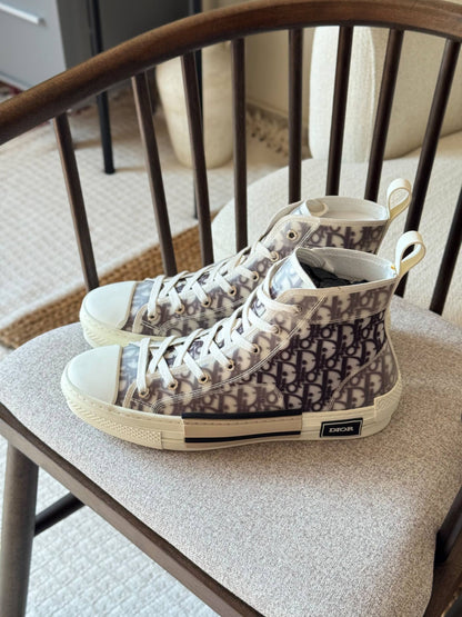 DIOR

 B23 low top sneakers 

super master quality 

size: 40 to 46 
430 dhs🇦🇪🇦🇪

Zain185
♥️♥️♥️