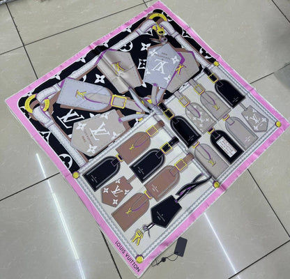 Silk square scarf 
40 dhs🪙💚

Zain93
♥️♥️♥️