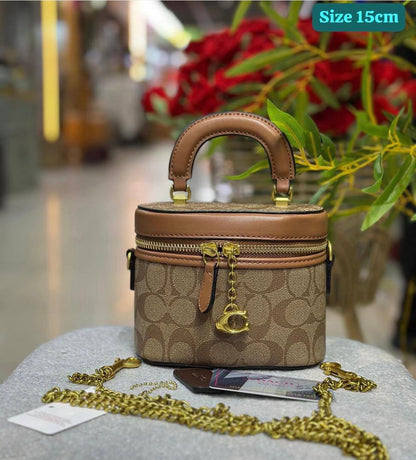 Bags

95 dhs✅

with box
🎁🎁🎁

Zain26
♥️♥️♥️