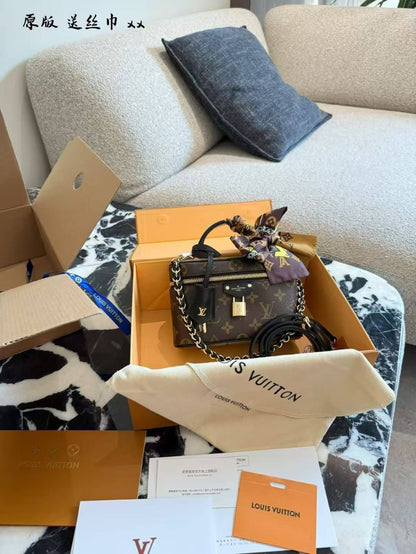 LV
350 dhs🌺
high quality

Zain132
♥️♥️♥️