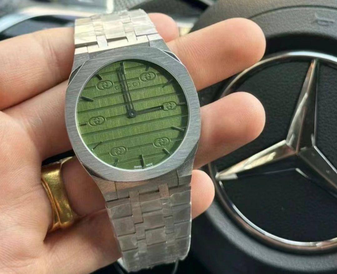 Gucci 
Men Watch 
230 dhs🇦🇪

Zain33
♥️♥️♥️
