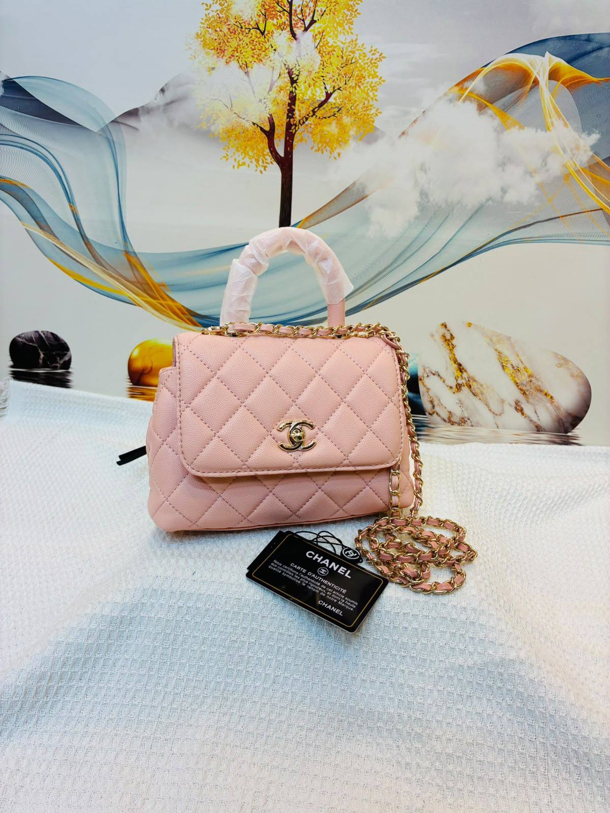 CHANEL

Best quality 

without box
size 20CM

100 dhs🇦🇪🇦🇪

Zain290
♥️♥️♥️