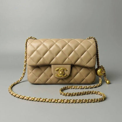 Chanel

High quality

With box 

110 dhs🇦🇪🇦🇪🇦🇪

Zain136
♥️♥️♥️