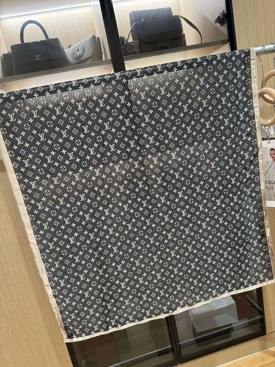 Silk scarf
40 dhs❣️

Zain60
❣️❣️❣️