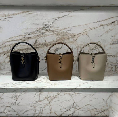 YSL
100 dhs🪙🌨️

Good quality 

with box
🎁🎁🎁

Zain35
♥️♥️♥️