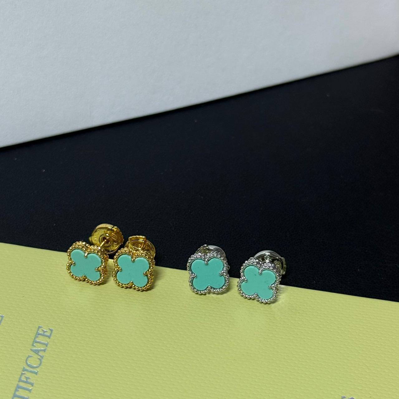 VCA 🦋*
Mini Earring🌸
Master quality 💯

With normal boxes 📦 
45 dhs🪙🌨️

With master box 🗃️ 
75 dhs🪙🌨️

Zain216
♥️♥️♥️