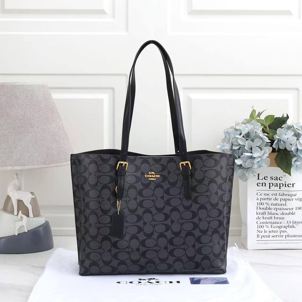 COACH 

NEW CAME 

GOOD QUALITY 

110 DHS🇦🇪🇦🇪🇦🇪

Zain295
♥️♥️♥️