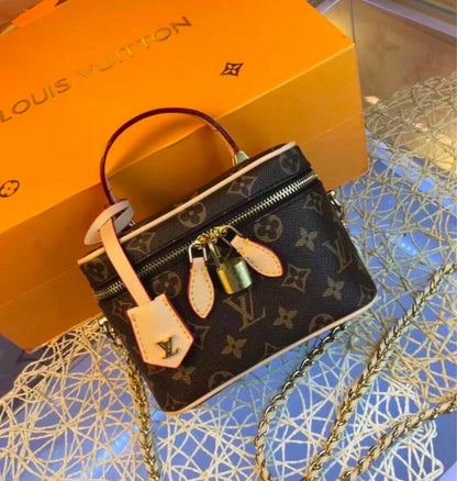 LV
95 dhs💓
High-quality 

with box
🎁🎁🎁

Zain35
♥️♥️♥️