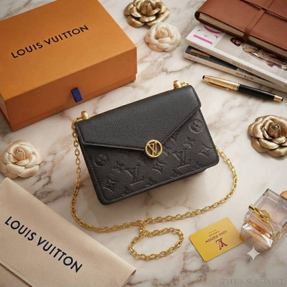 LV
Wallet On Chain Rosy
Monogram & Empreinte Leather
In Gold Hardware
Size : 17 cm
With BOX

90 dhs💛

Zain239
♥️♥️♥️