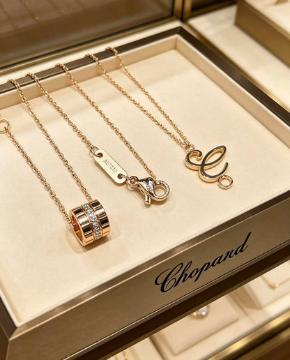 CHOPARD necklace 
45 dhs✅

Zain263
♥️♥️♥️