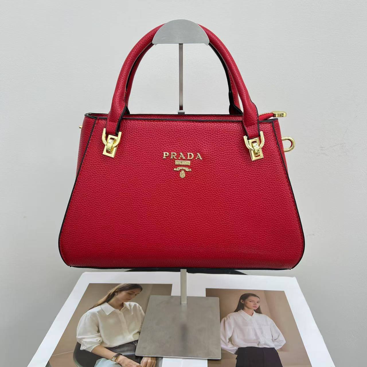 Prada
75 dhs💓

Zain232
♥️♥️♥️