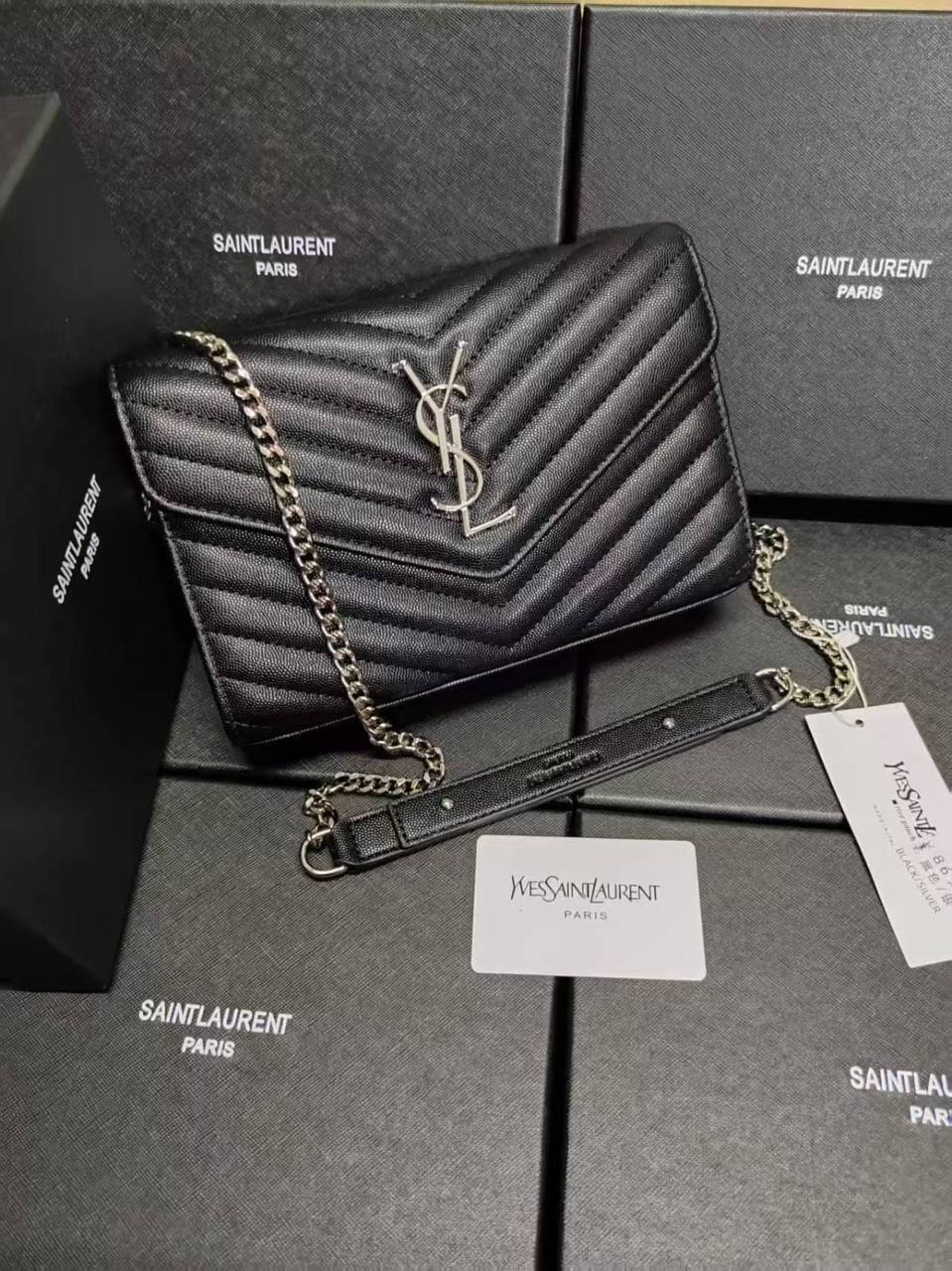 YSL
GOOD quality 
85 dhs💓

Zain200
♥️♥️♥️